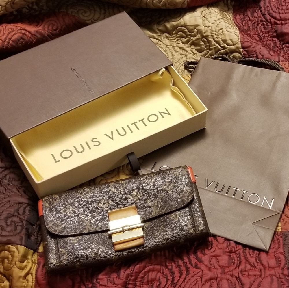 RARE Louis Vuitton Elysee Wallet